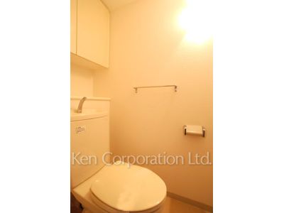 Lavatory ※Photo of the same layout on 4 floor. Decoration and fixture may differ.