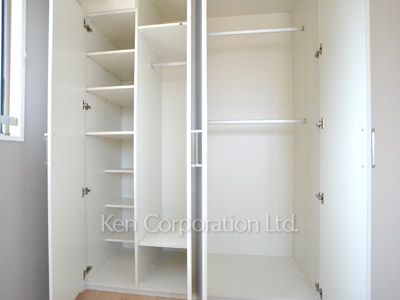 Closet ※Photo of the same layout on 9 floor. Decoration and fixture may differ.