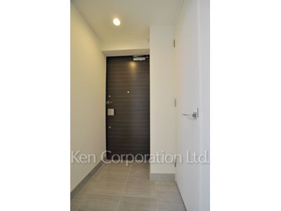Entrance ※Photo of the same layout on 4 floor. Decoration and fixture may differ.