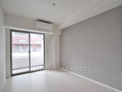 Bedroom ※Photo of the same layout on 8 floor. Decoration and fixture may differ.