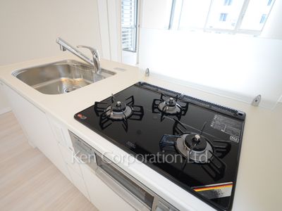 Kitchen ※Photo of the same layout on 6 floor. Decoration and fixture may differ.