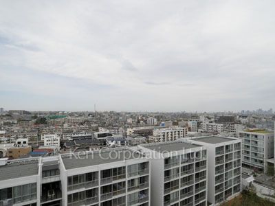 View from property ※Photo of the same layout on 10 floor. Decoration and fixture may differ.