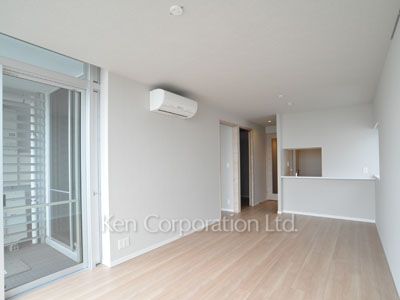 Living-Dining ※Photo of the same layout on 10 floor. Decoration and fixture may differ.