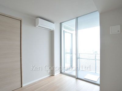 Bedroom ※Photo of the same layout on 10 floor. Decoration and fixture may differ.