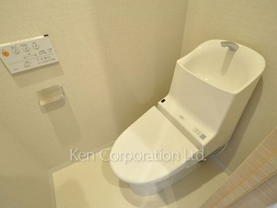 Lavatory ※Photo of the same layout on 10 floor. Decoration and fixture may differ.
