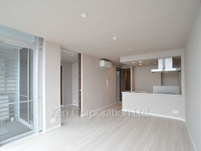 Living-Dining ※Photo of the same layout on 10 floor. Decoration and fixture may differ.