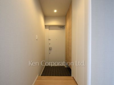 Entrance ※Photo of the same layout on 7 floor. Decoration and fixture may differ.