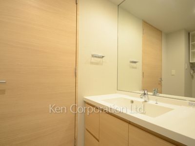Powder Room ※Photo of the same layout on 7 floor. Decoration and fixture may differ.