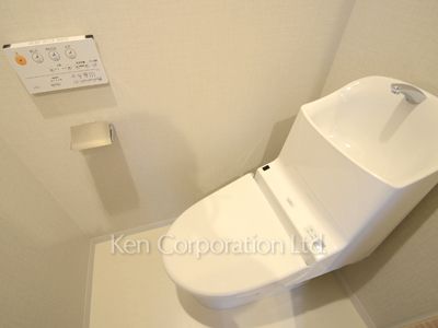 Lavatory ※Photo of the same layout on 7 floor. Decoration and fixture may differ.