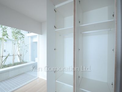Closet ※Photo of the same layout on 7 floor. Decoration and fixture may differ.