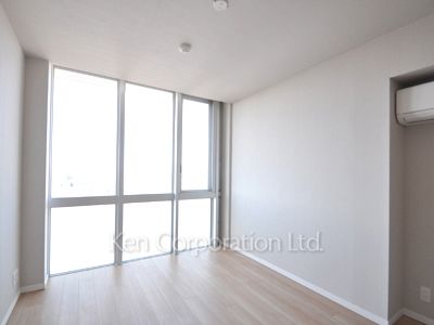 Bedroom ※Photo of the same layout on 9 floor. Decoration and fixture may differ.