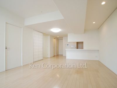 Living-Dining ※Photo of the same layout on 7 floor. Decoration and fixture may differ.