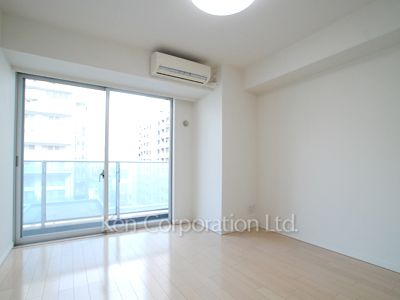 Bedroom ※Photo of the same layout on 7 floor. Decoration and fixture may differ.