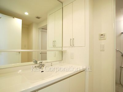 Powder Room ※Photo of the same layout on 7 floor. Decoration and fixture may differ.