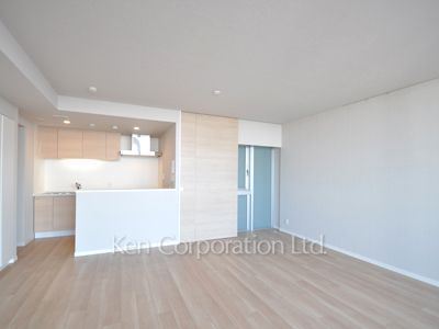 Living-Dining ※Photo of the same layout on 10 floor. Decoration and fixture may differ.