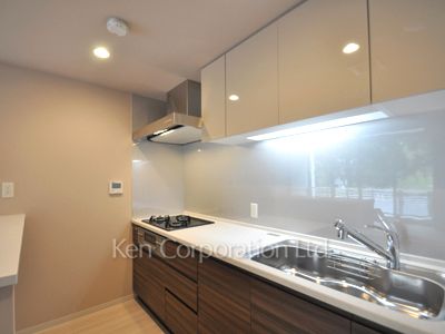 Kitchen ※Photo of the same layout on 1 floor. Decoration and fixture may differ.