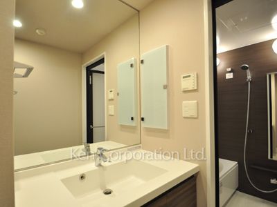 Powder Room ※Photo of the same layout on 1 floor. Decoration and fixture may differ.
