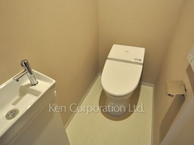 Lavatory ※Photo of the same layout on 1 floor. Decoration and fixture may differ.