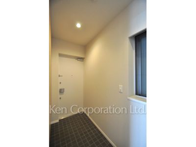 Entrance ※Photo of the same layout on 3 floor. Decoration and fixture may differ.