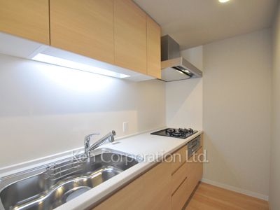 Kitchen ※Photo of the same layout on 3 floor. Decoration and fixture may differ.