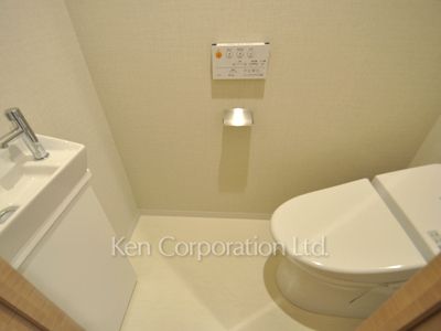 Lavatory ※Photo of the same layout on 3 floor. Decoration and fixture may differ.