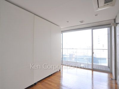 Bedroom ※Photo of the same layout on 7 floor. Decoration and fixture may differ.