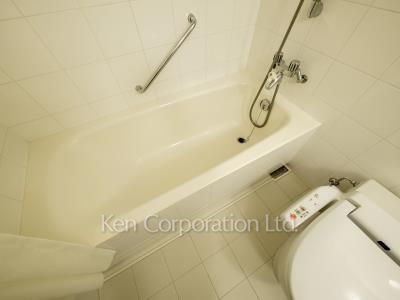 Bath ※Photo of the same layout on 32 floor. Decoration and fixture may differ.