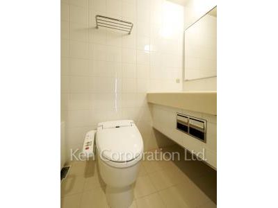 Lavatory ※Photo of the same layout on 32 floor. Decoration and fixture may differ.