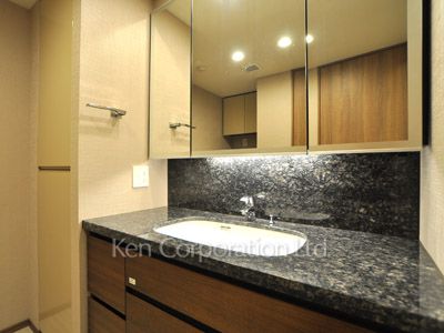 Powder Room