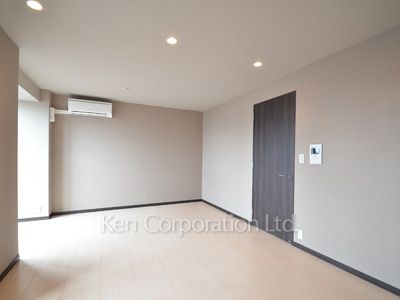 Living-Dining ※Photo of the same layout on 17 floor. Decoration and fixture may differ.