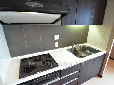 Kitchen ※Photo of the same layout on 17 floor. Decoration and fixture may differ.