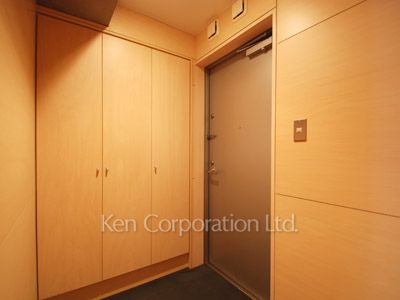 Entrance ※Photo of the same layout on 7 floor. Decoration and fixture may differ.