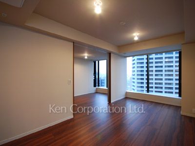 Living-Dining ※Photo of the same layout on 10 floor. Decoration and fixture may differ.