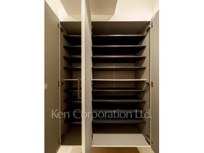 Shoes Closet