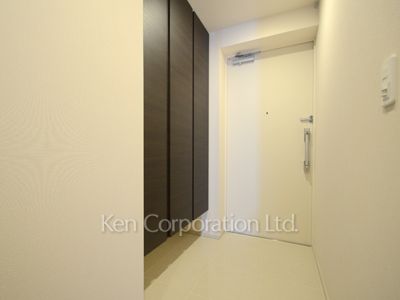 Entrance ※Photo of the same layout on 5 floor. Decoration and fixture may differ.