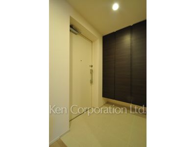 Entrance ※Photo of the same layout on 5 floor. Decoration and fixture may differ.