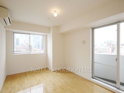 Bedroom ※Photo of the same layout on 12 floor. Decoration and fixture may differ.