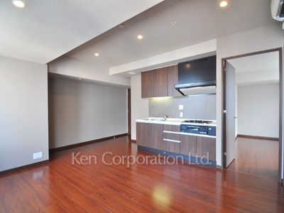 Living-Dining ※Photo of the same layout on 27 floor. Decoration and fixture may differ.