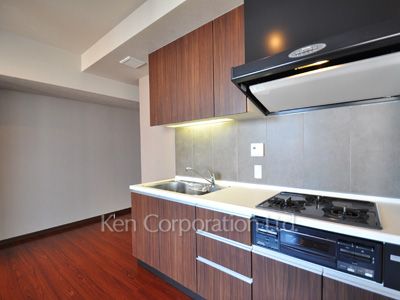Kitchen ※Photo of the same layout on 27 floor. Decoration and fixture may differ.