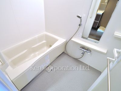 Bath ※Photo of the same layout on 27 floor. Decoration and fixture may differ.