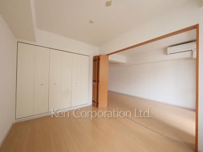 Bedroom ※Photo of the same layout on 3 floor. Decoration and fixture may differ.