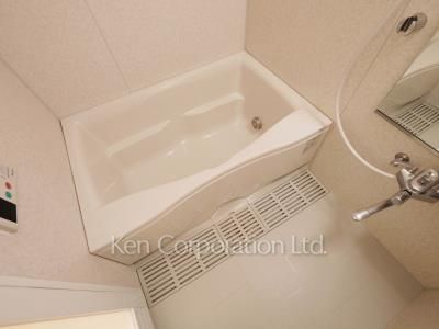 Bath ※Photo of the same layout on 3 floor. Decoration and fixture may differ.