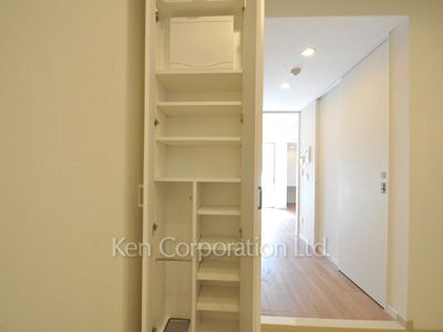 Shoes Closet