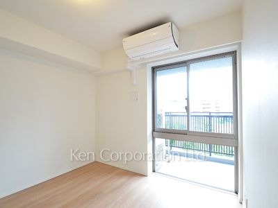Bedroom ※Photo of the same layout on 5 floor. Decoration and fixture may differ.