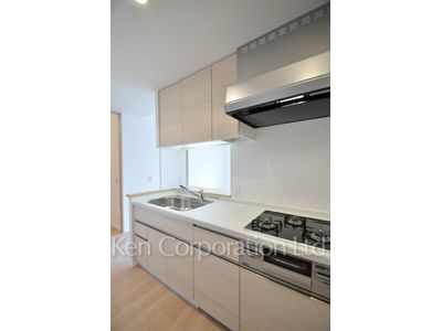 Kitchen ※Photo of the same layout on 5 floor. Decoration and fixture may differ.