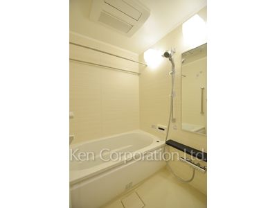 Bath ※Photo of the same layout on 5 floor. Decoration and fixture may differ.