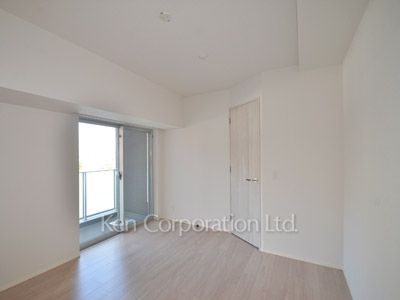 Bedroom ※Photo of the same layout on 7 floor. Decoration and fixture may differ.