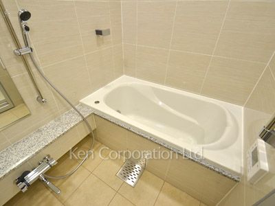 Bath ※Photo of the same layout on 7 floor. Decoration and fixture may differ.