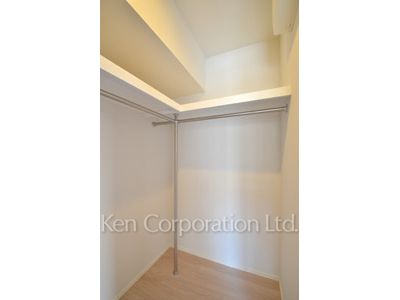Closet ※Photo of the same layout on 7 floor. Decoration and fixture may differ.