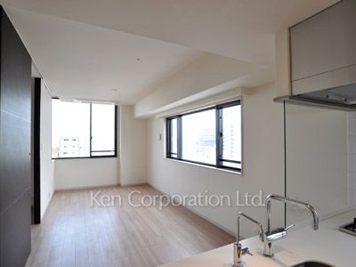 Living-Dining ※Photo of the same layout on 11 floor. Decoration and fixture may differ.
